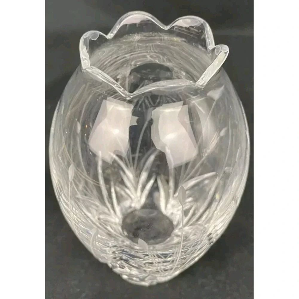 Mikasa Slovina Floral Etched Cut Glass‎ Vase 5.25